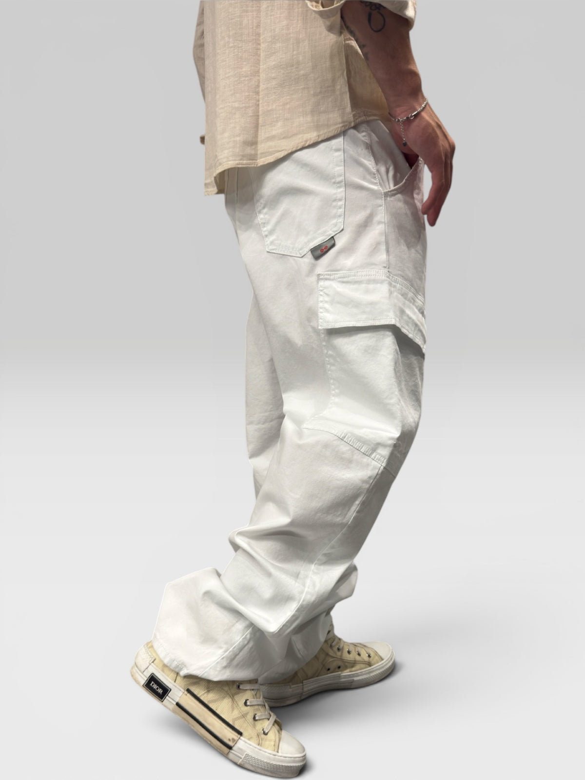 WHITE CANVAS CARGO