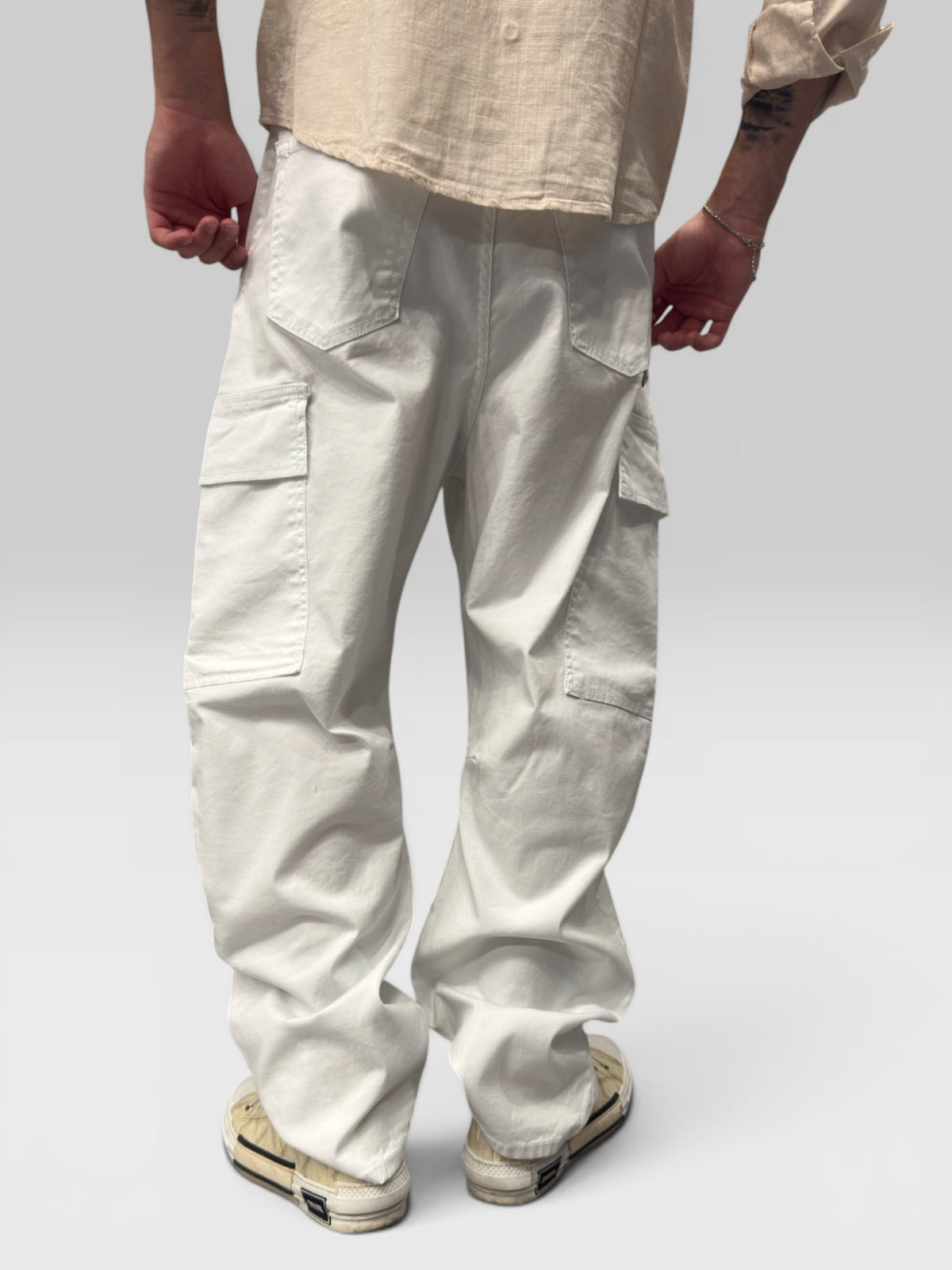 WHITE CANVAS CARGO