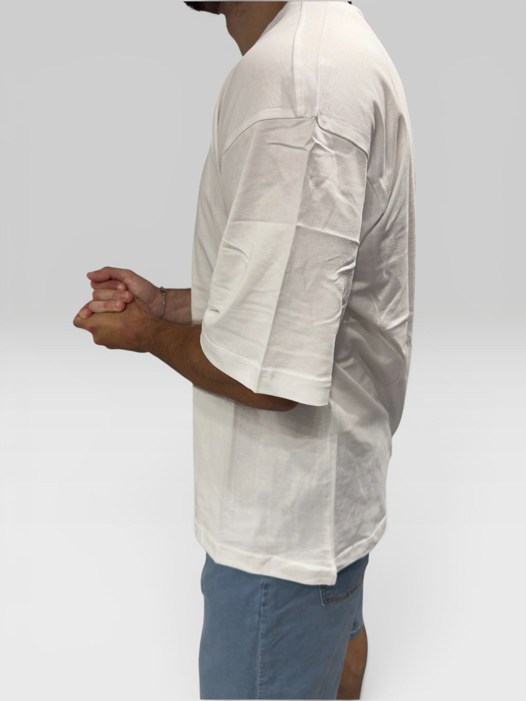 OVERSIZED WHITE T-SHIRT
