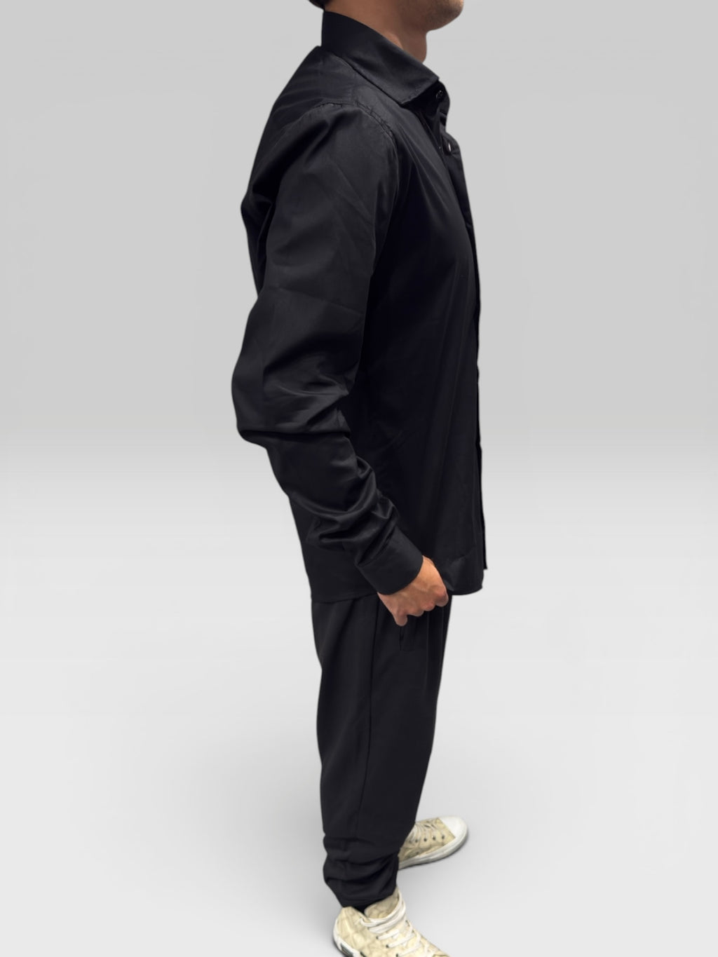 CLASSIC FIT BLACK SHIRT